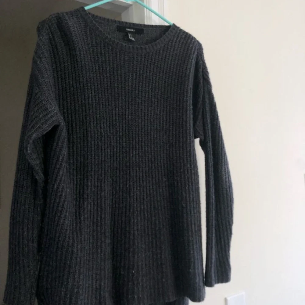 Forever 21 Oversized Gray Knit Sweater - S - Picture 1 of 2